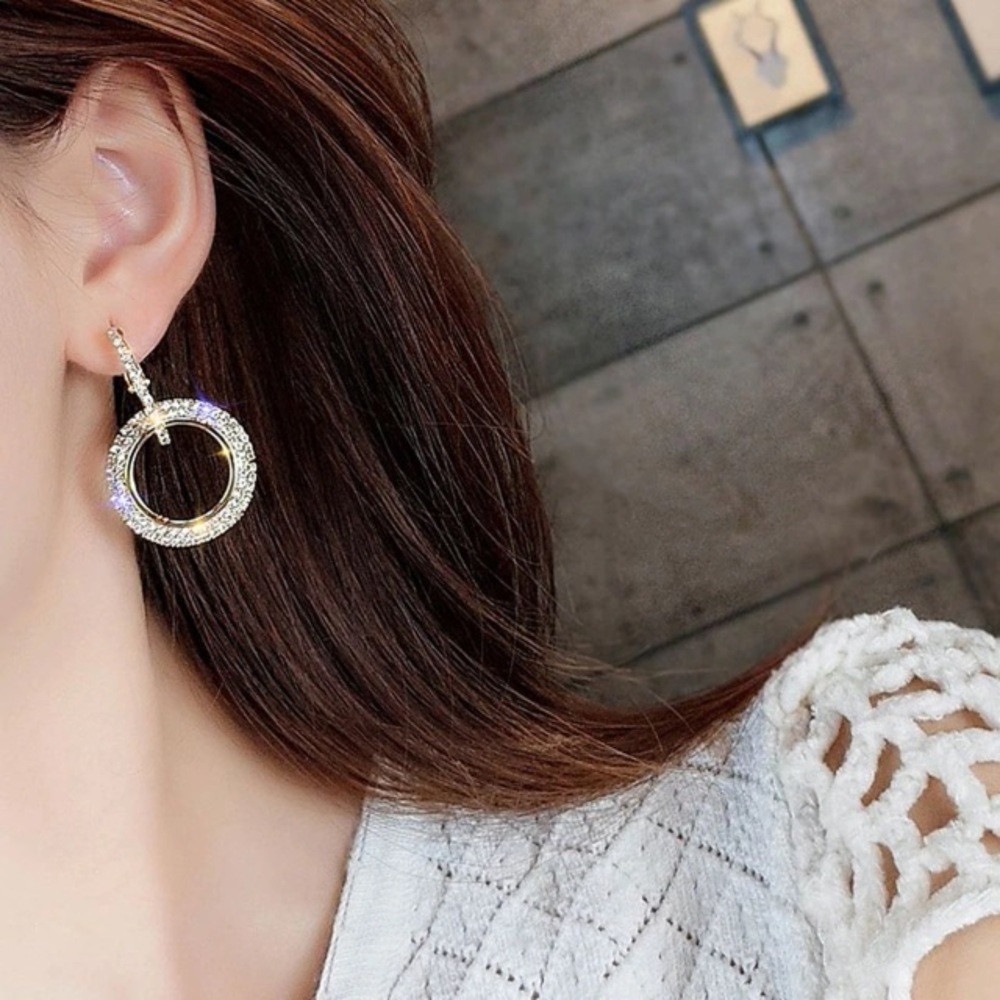 NEW!๐๐GORGEOUS!๐GOLDEN๐CZ๐CIRCLES๐๐STUNNING - Picture 3 of 8